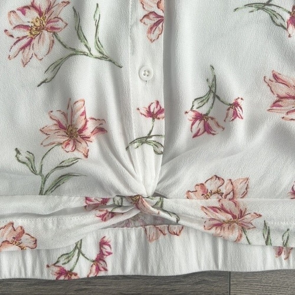 TORRID Floral Short Sleeve Blouse Size 2X Crepe Button Knotted Front Boho Spring - Picture 7 of 12
